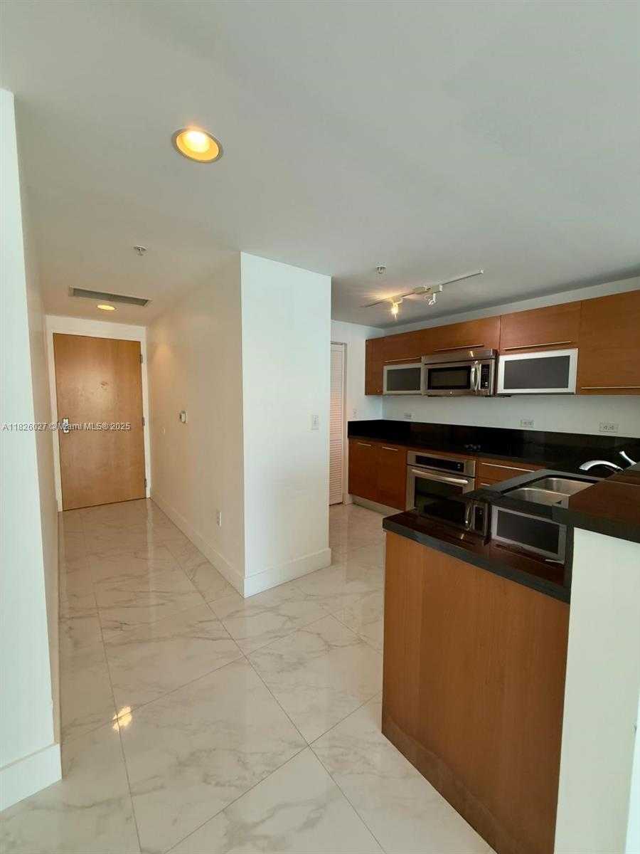 Small Image of 244 BISCAYNE BLVD #2305, Miami Number 7