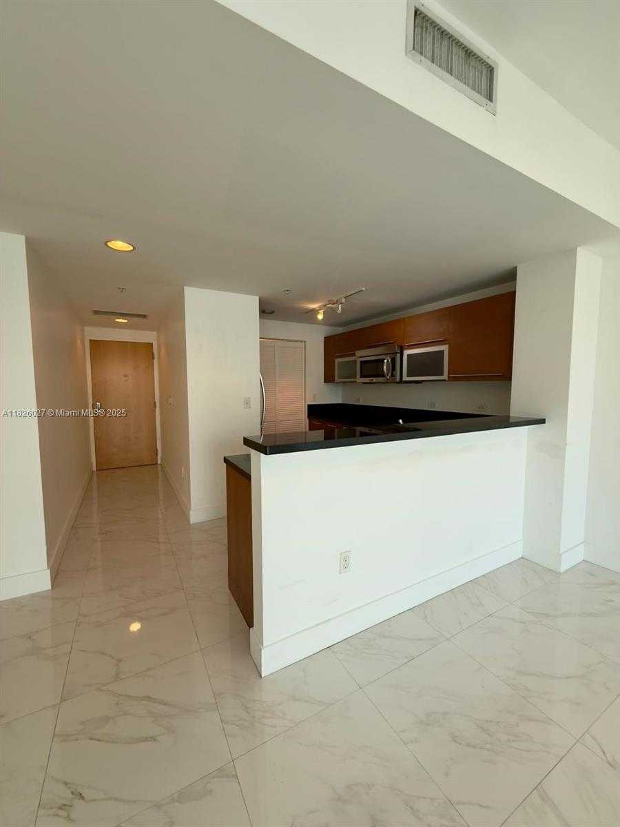 Small Image of 244 BISCAYNE BLVD #2305, Miami Number 8