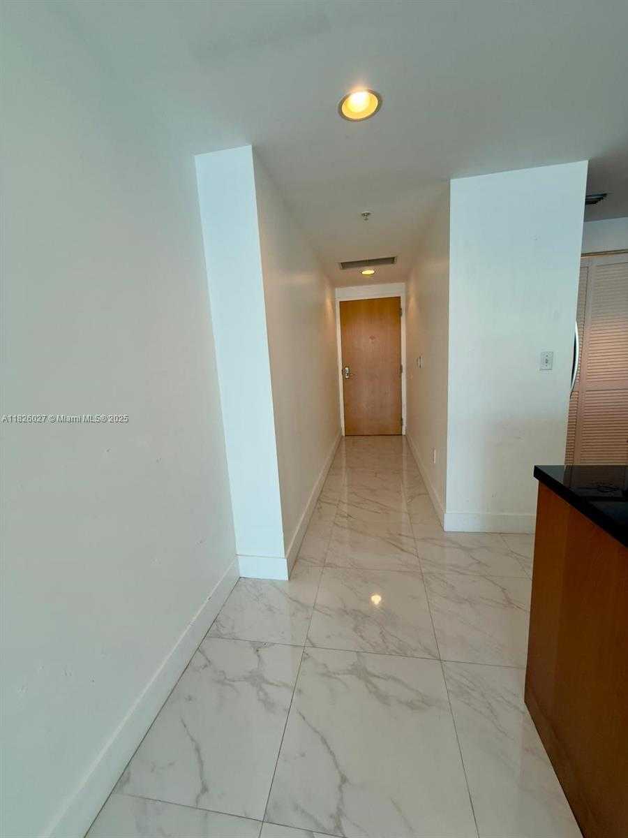 Small Image of 244 BISCAYNE BLVD #2305, Miami Number 9