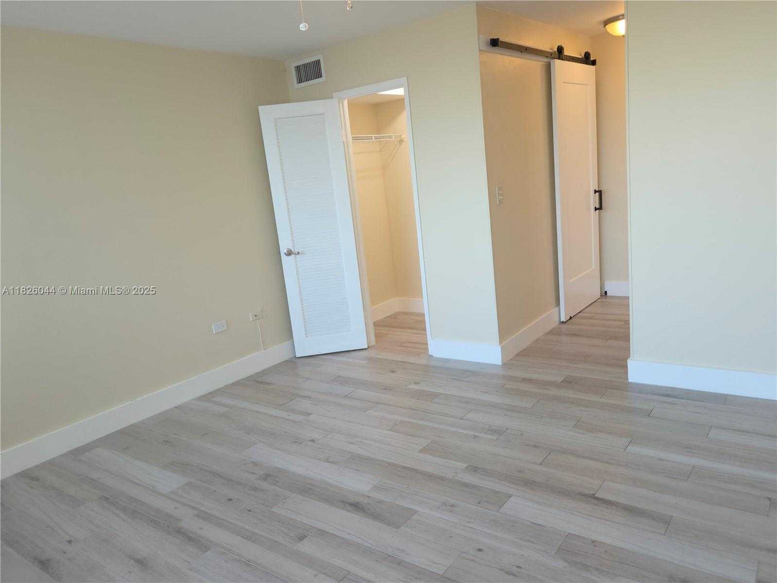 Small Image of 7135 COLLINS AVE #424, Miami Beach Number 12