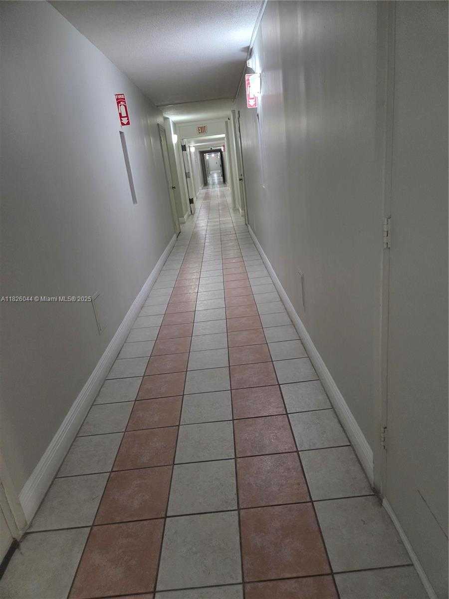 Small Image of 7135 COLLINS AVE #424, Miami Beach Number 14