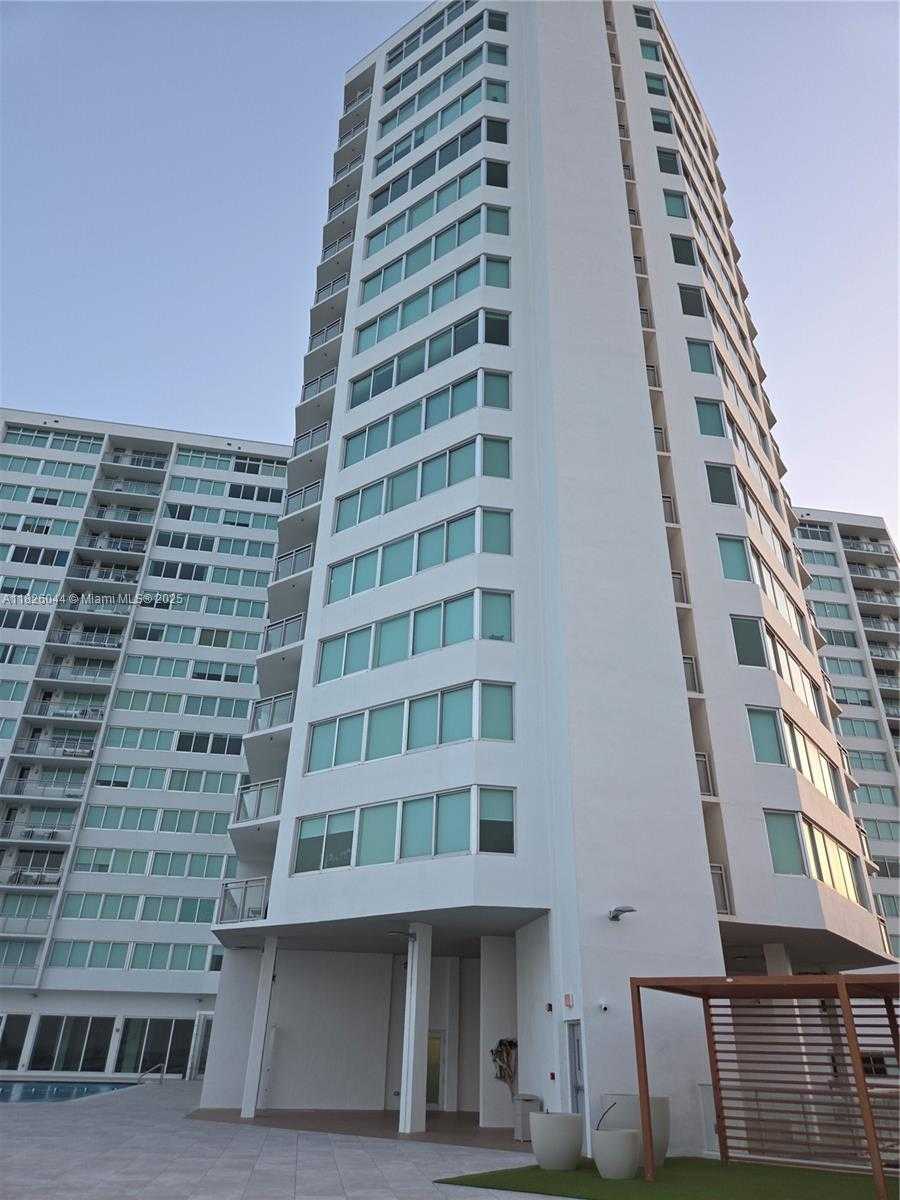 Small Image of 7135 COLLINS AVE #424, Miami Beach Number 19