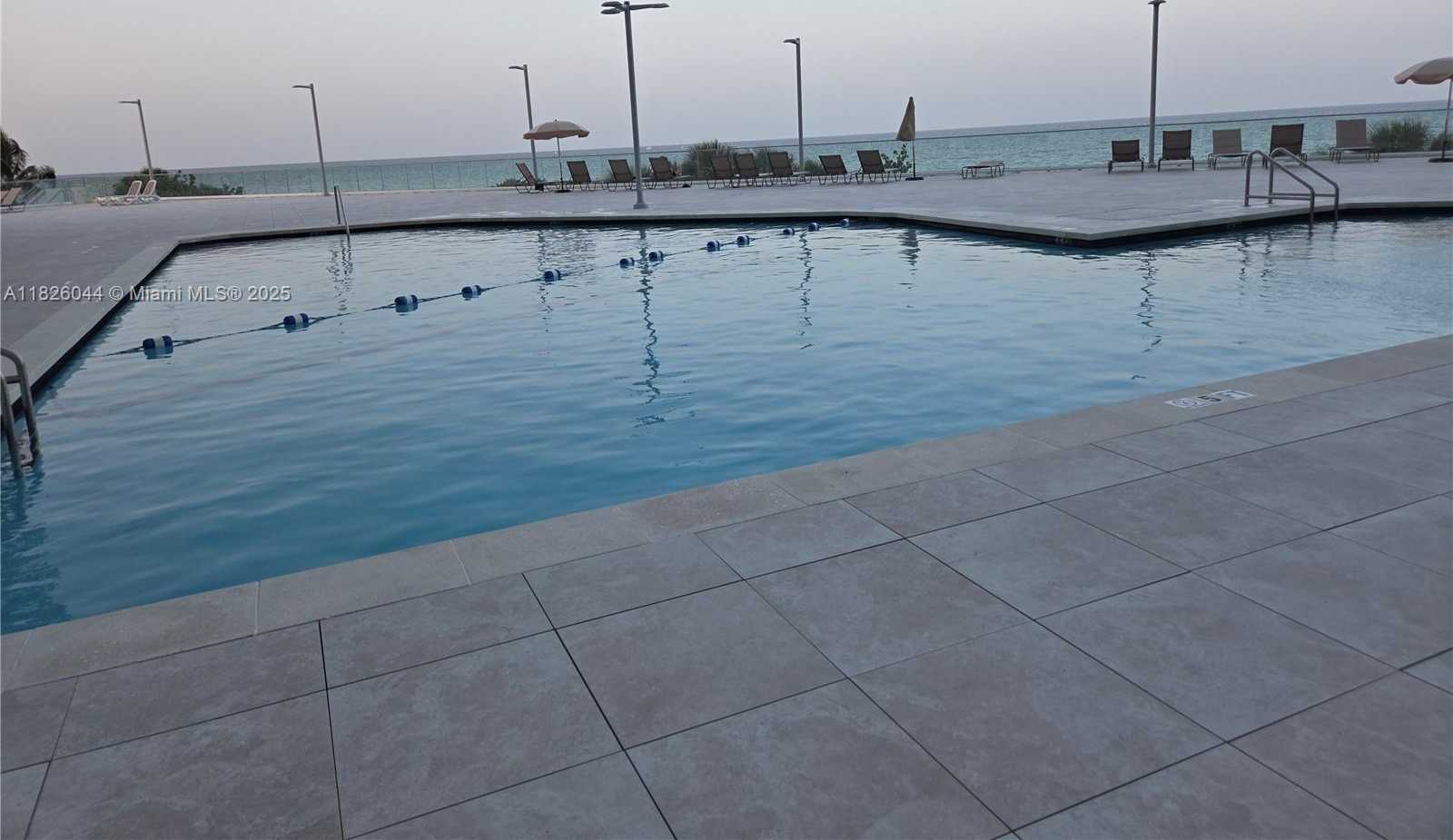 Small Image of 7135 COLLINS AVE #424, Miami Beach Number 2