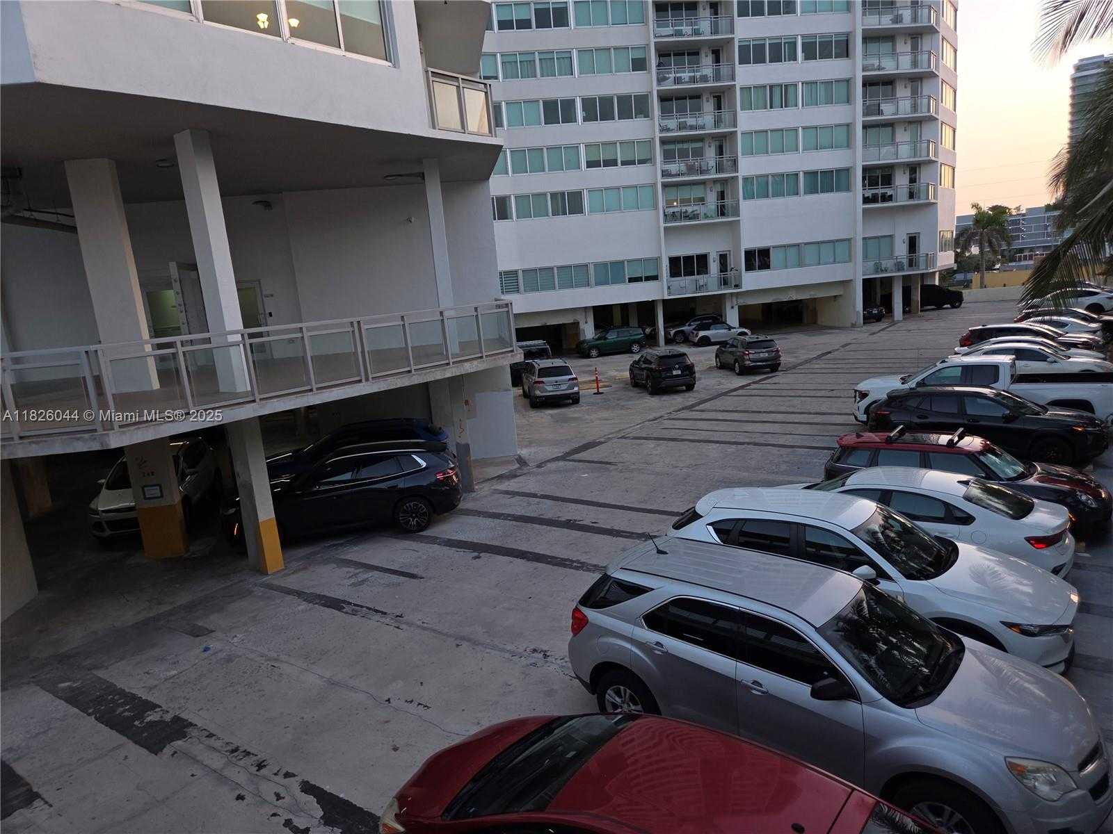 Small Image of 7135 COLLINS AVE #424, Miami Beach Number 21