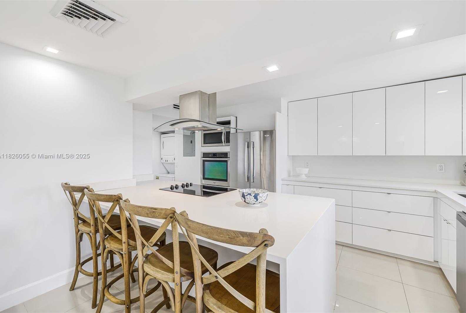 Small Image of 9102 WEST BAY HARBOR DR #5-D, Bay Harbor Islands Number 16