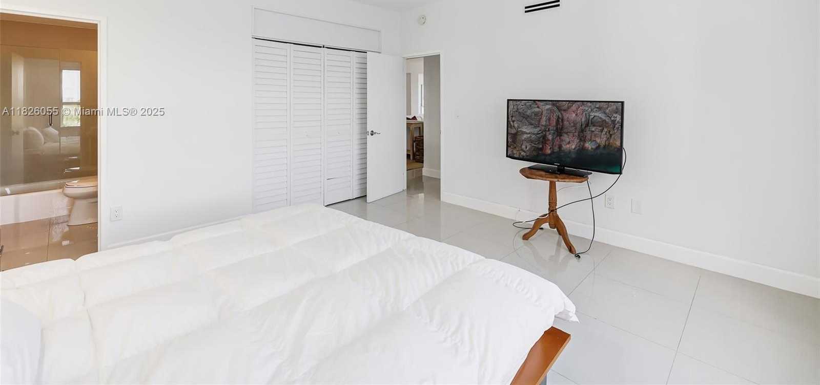 Small Image of 9102 WEST BAY HARBOR DR #5-D, Bay Harbor Islands Number 26