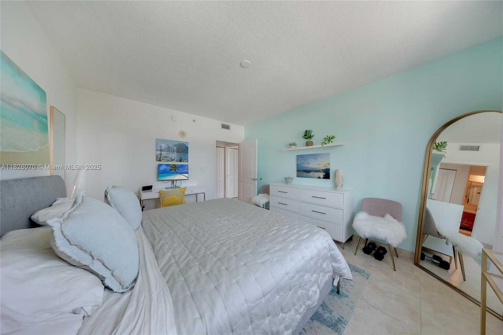 Small Image of 110 WASHINGTON AVE #1611, Miami Beach Number 12