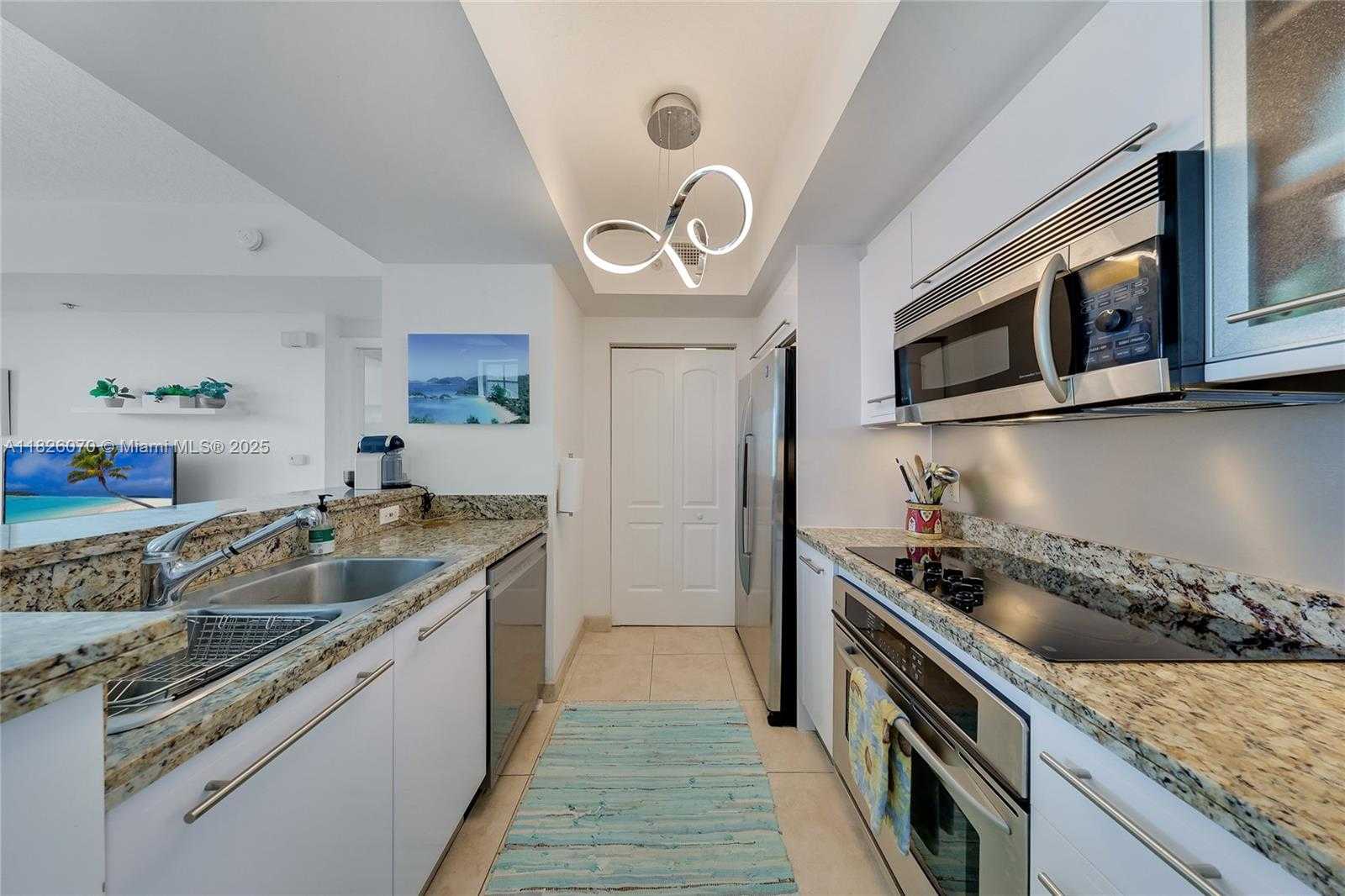 Small Image of 110 WASHINGTON AVE #1611, Miami Beach Number 5