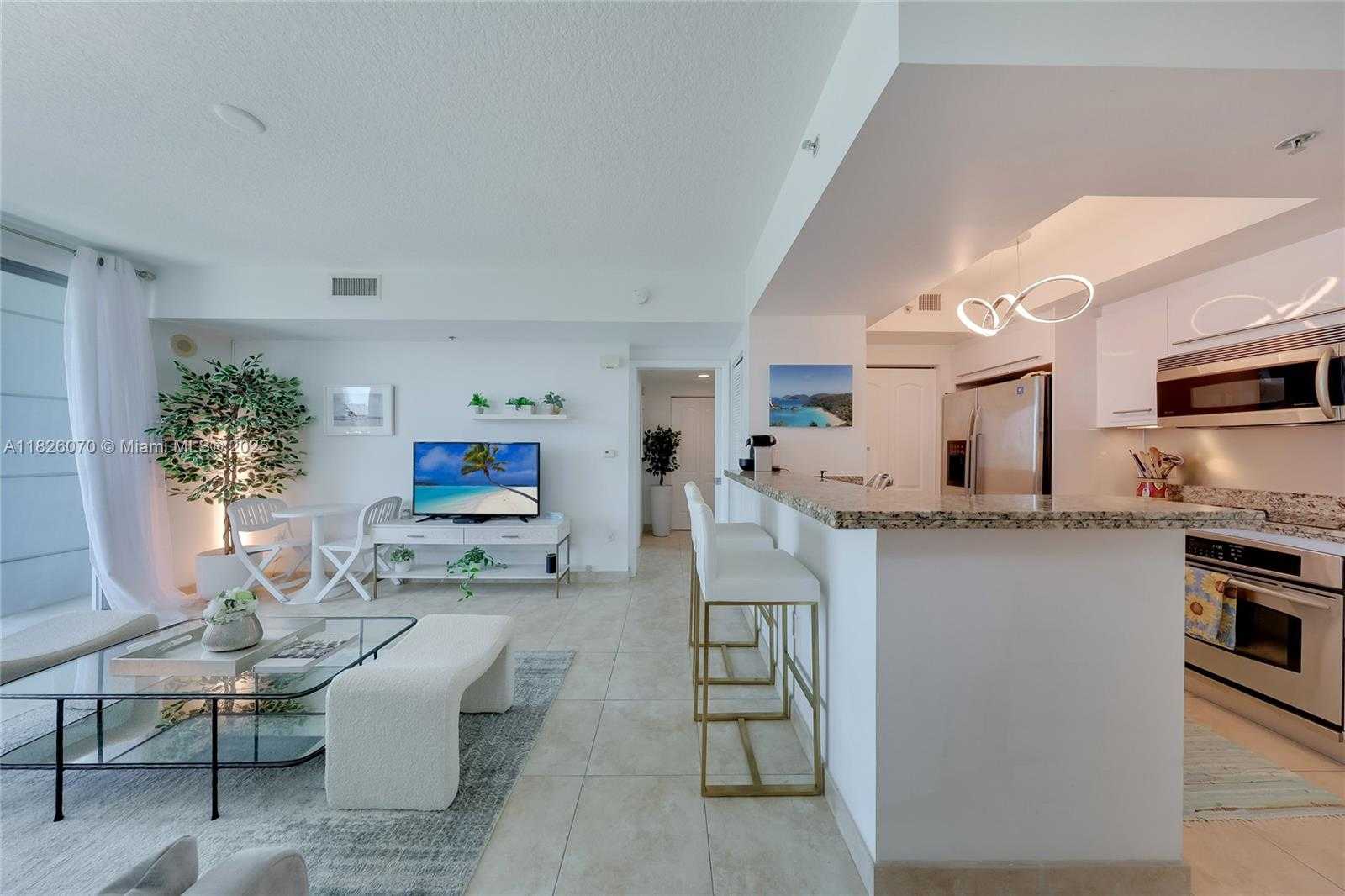 Small Image of 110 WASHINGTON AVE #1611, Miami Beach Number 6