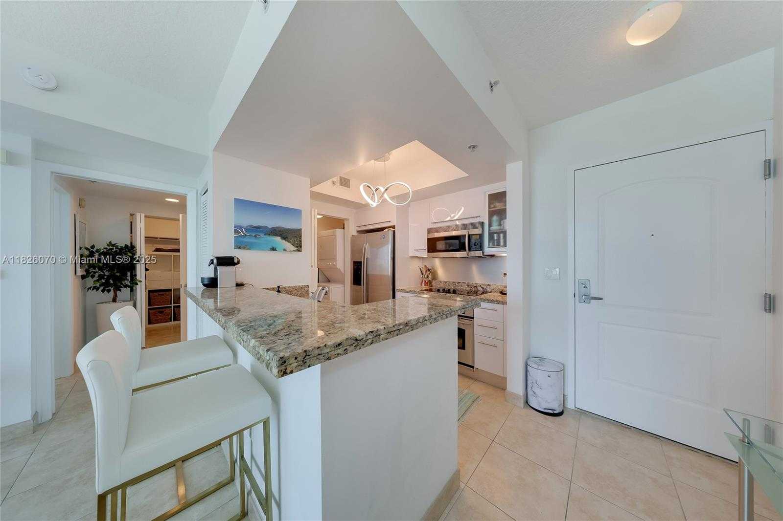 Small Image of 110 WASHINGTON AVE #1611, Miami Beach Number 7