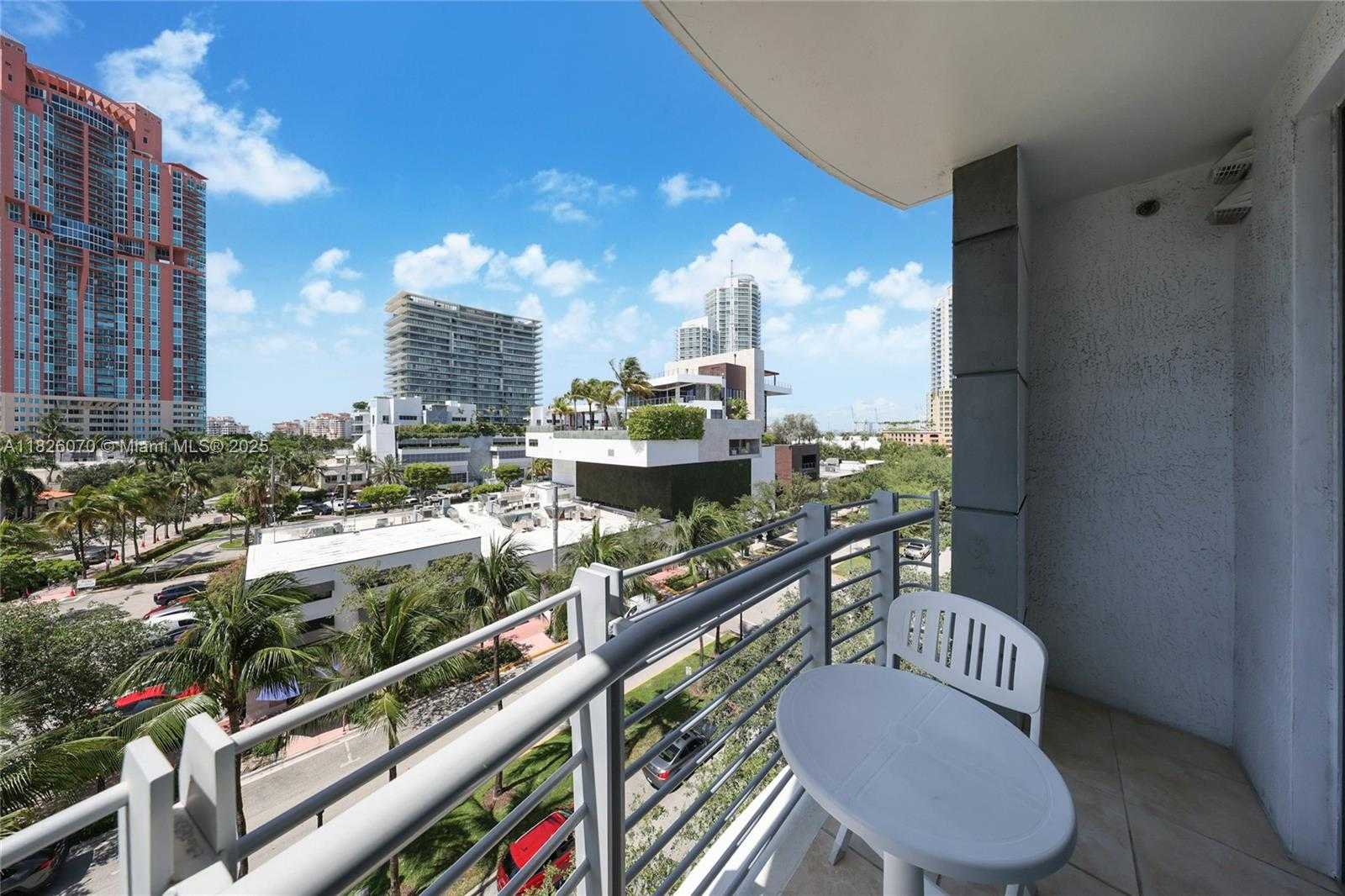 Small Image of 110 WASHINGTON AVE #1611, Miami Beach Number 9