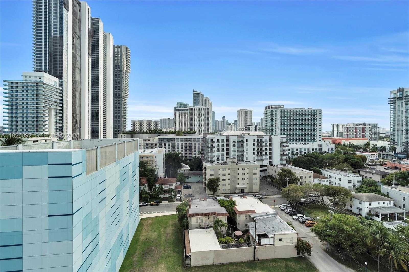 Imagen de Pequeño Objeto