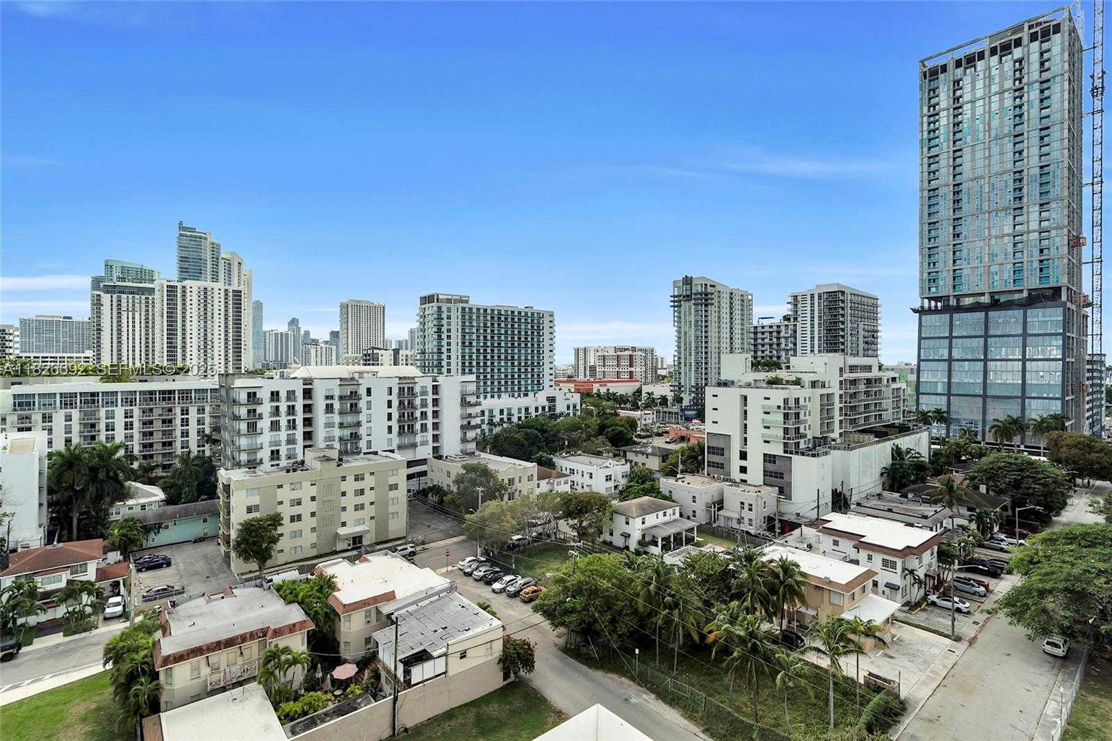 Imagen de Pequeño Objeto