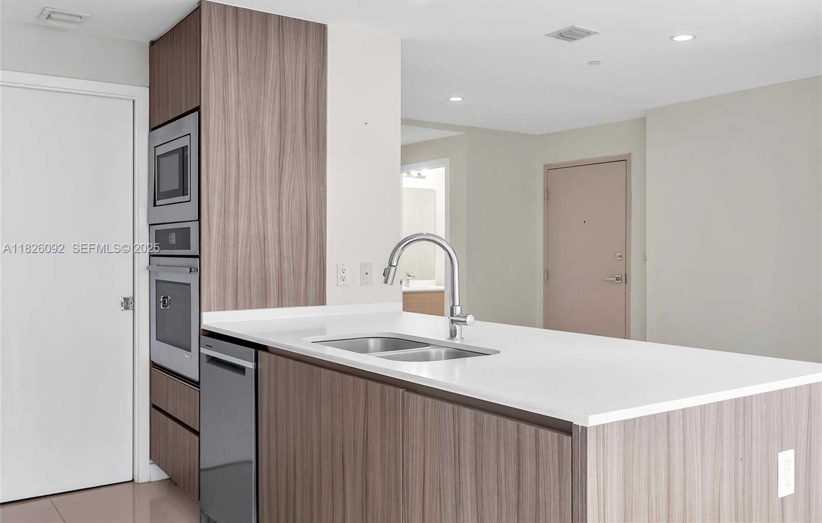 Imagen de Pequeño Objeto