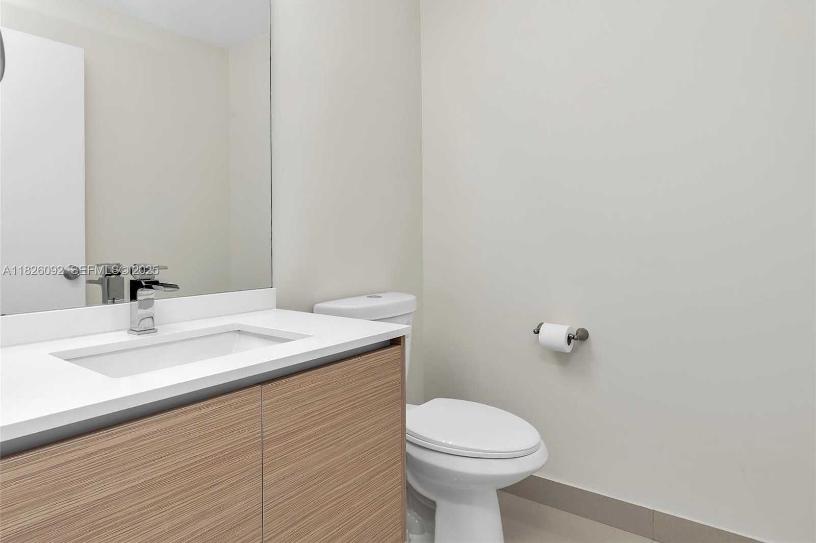 Imagen de Pequeño Objeto