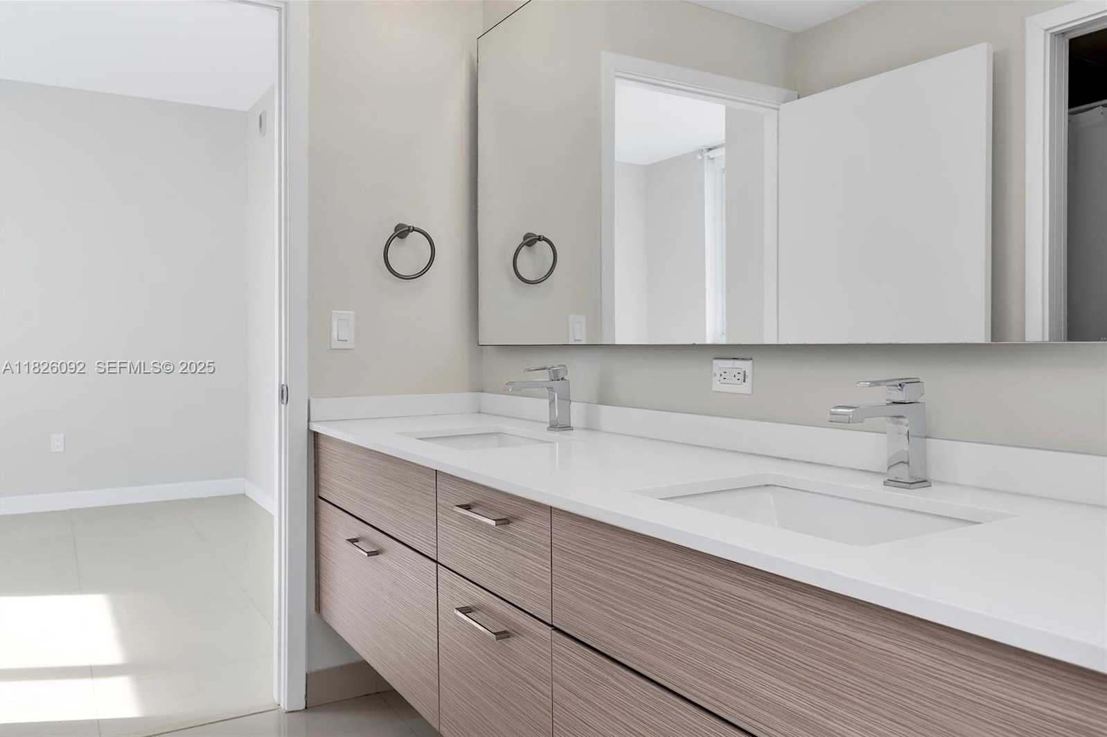 Imagen de Pequeño Objeto