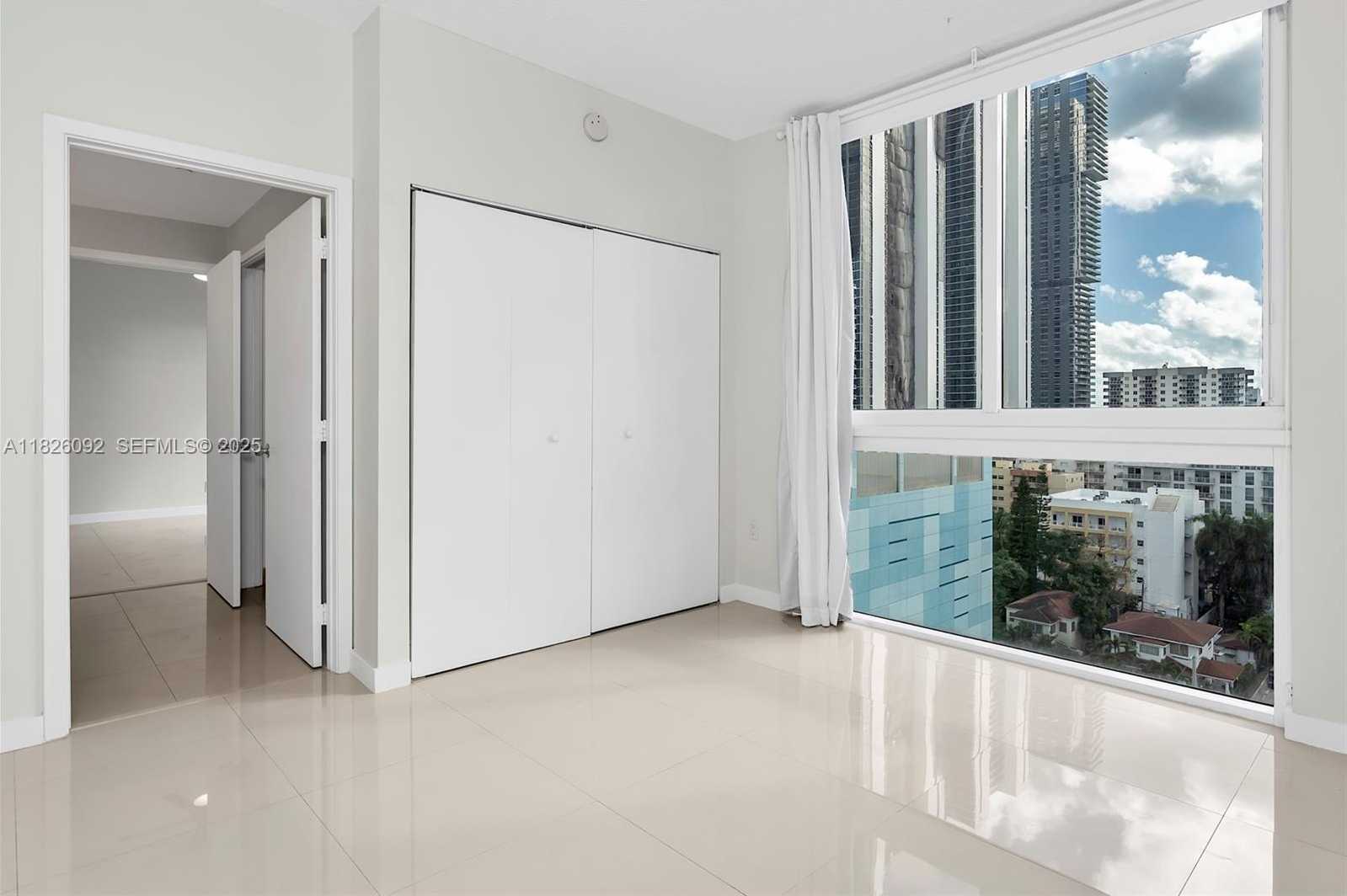 Imagen de Pequeño Objeto