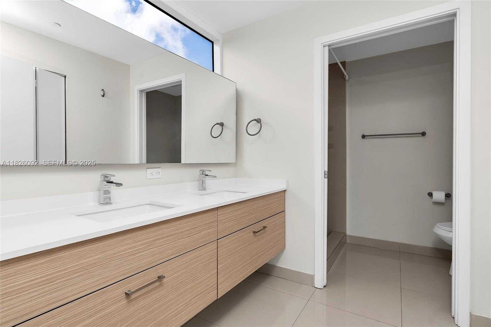 Imagen de Pequeño Objeto