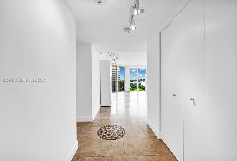 Small Image of 1915 BRICKELL AVE #C1213, Miami Number 10