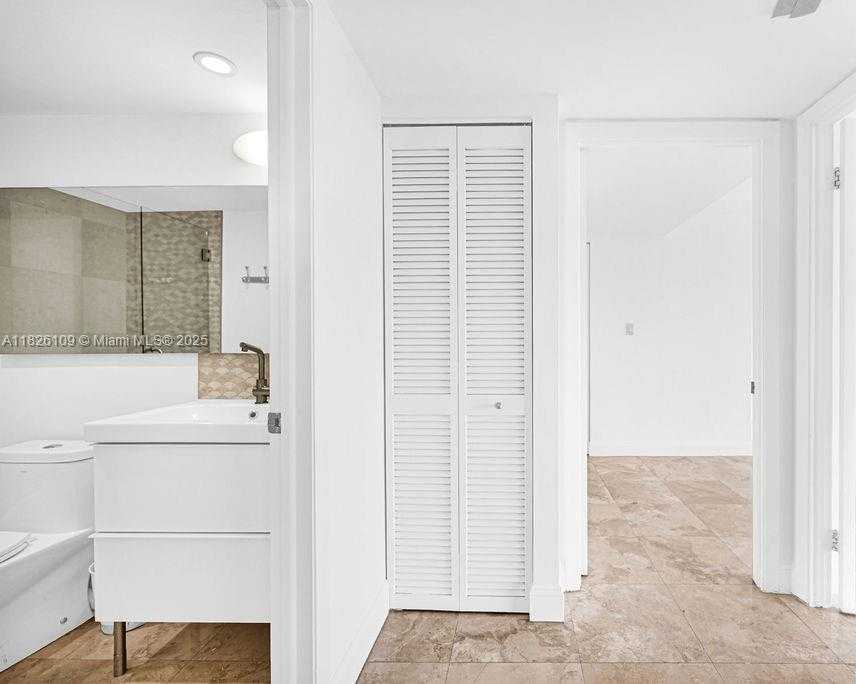 Small Image of 1915 BRICKELL AVE #C1213, Miami Number 16