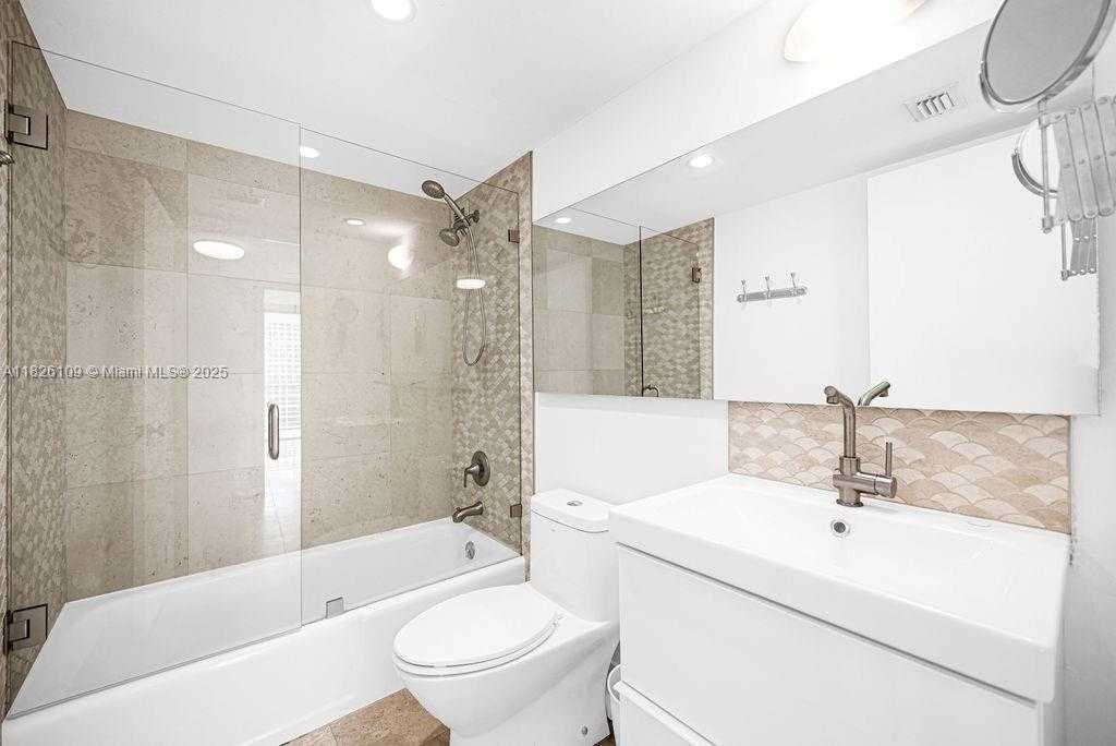 Small Image of 1915 BRICKELL AVE #C1213, Miami Number 17