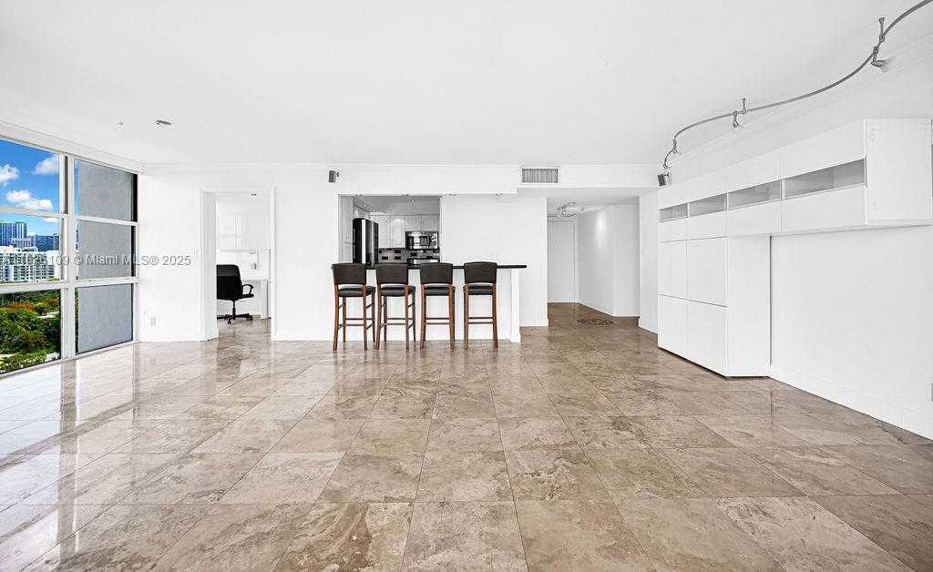 Small Image of 1915 BRICKELL AVE #C1213, Miami Number 3