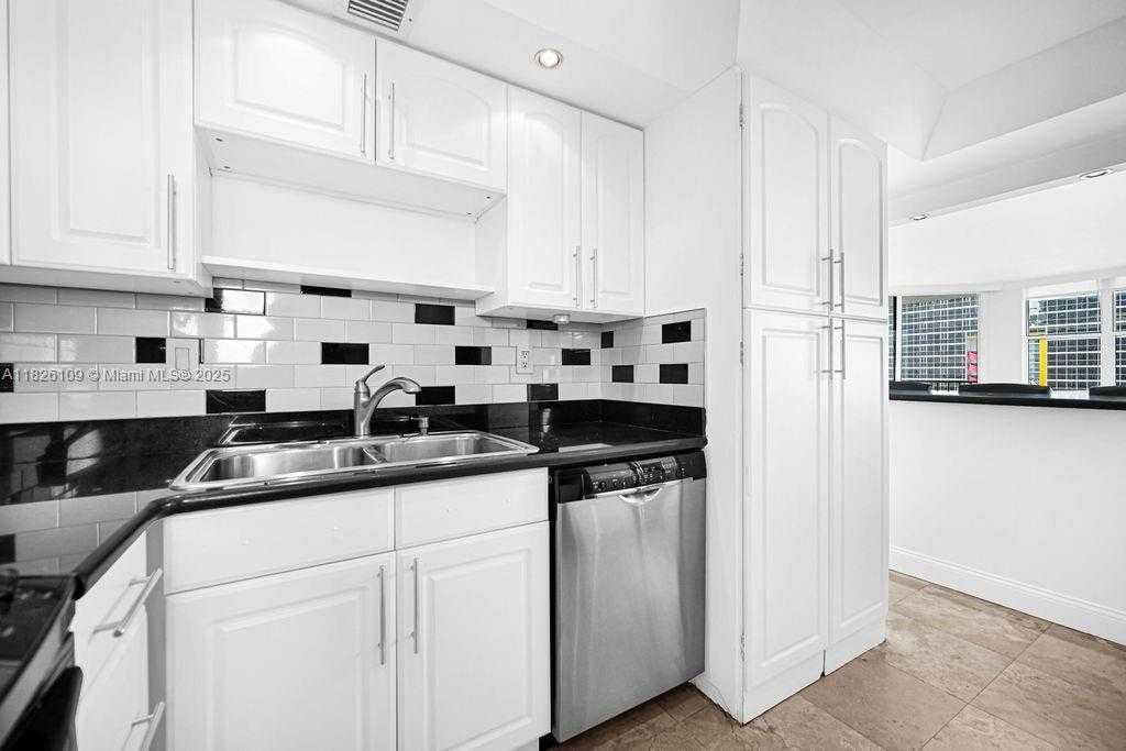 Small Image of 1915 BRICKELL AVE #C1213, Miami Number 9