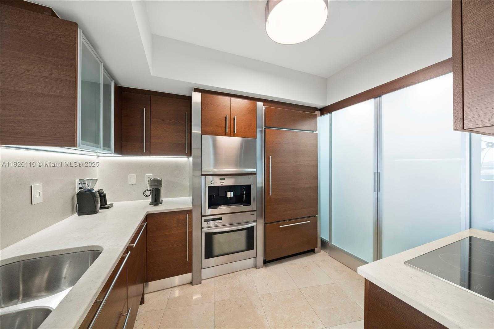 Small Image of 450 ALTON RD #2705, Miami Beach Number 19