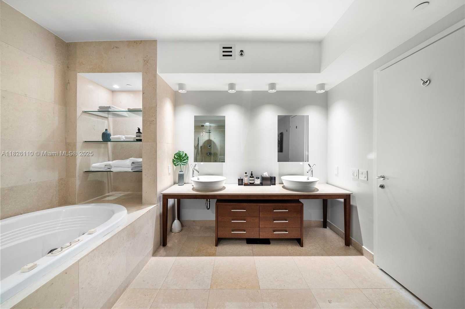 Small Image of 450 ALTON RD #2705, Miami Beach Number 30