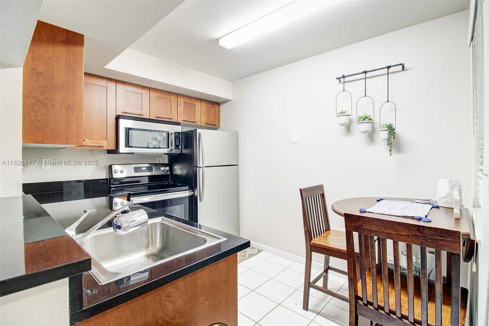 Small Image of 15549 NORTH MIAMI LAKEWAY N #104, Miami Lakes Number 5