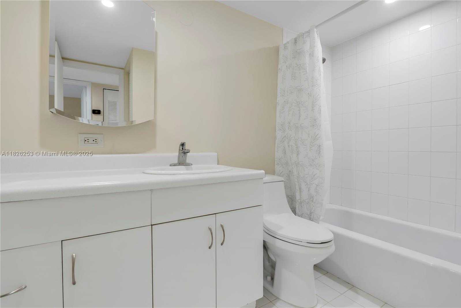 Small Image of 7204 FAIRWAY DR #I25, Miami Lakes Number 10