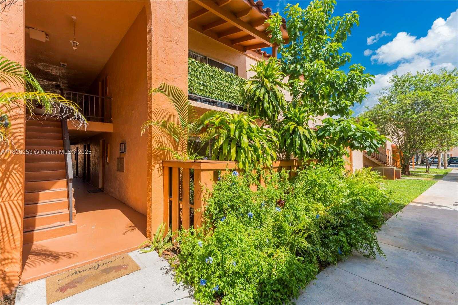 Small Image of 7204 FAIRWAY DR #I25, Miami Lakes Number 19