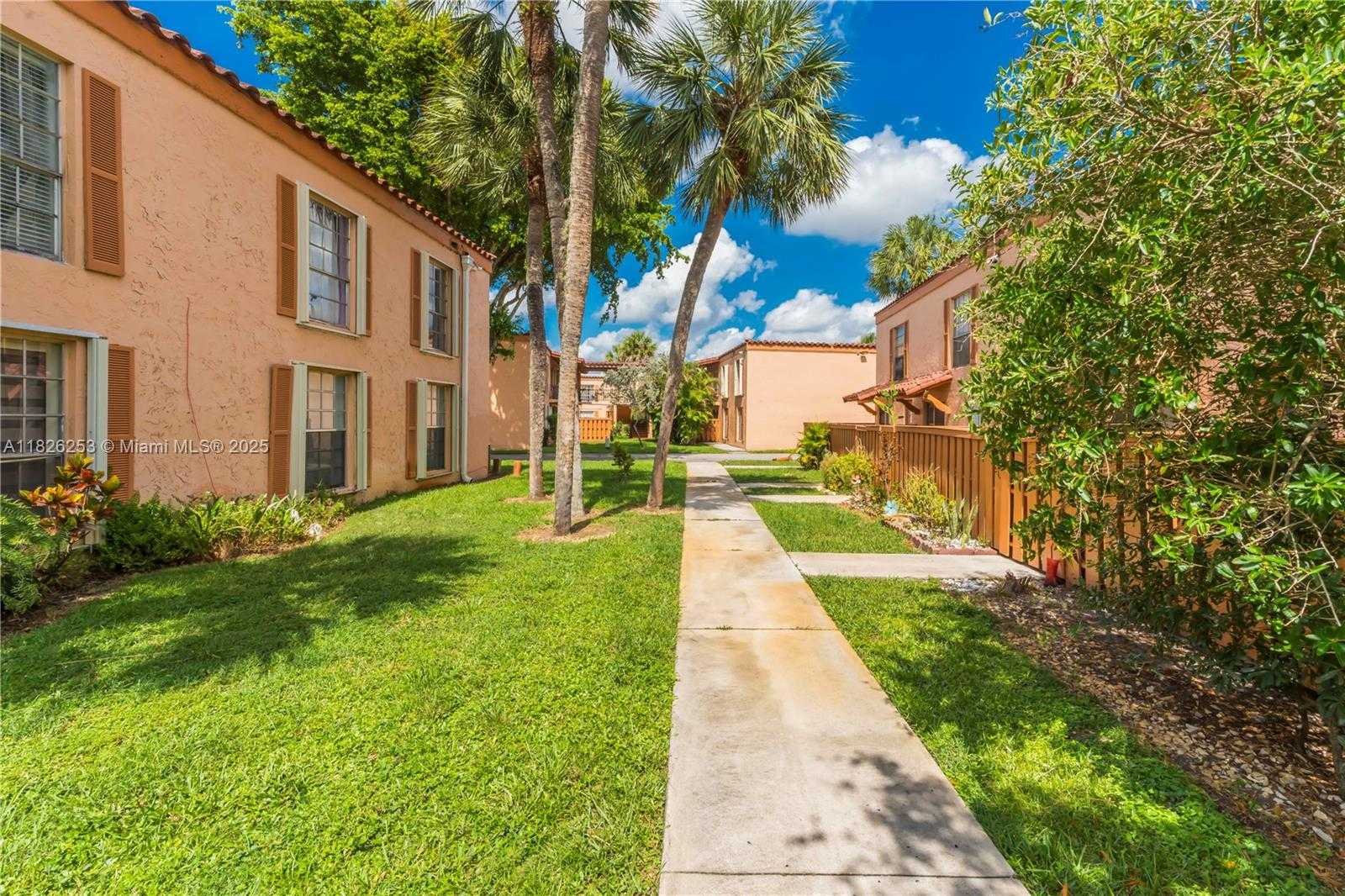 Small Image of 7204 FAIRWAY DR #I25, Miami Lakes Number 20