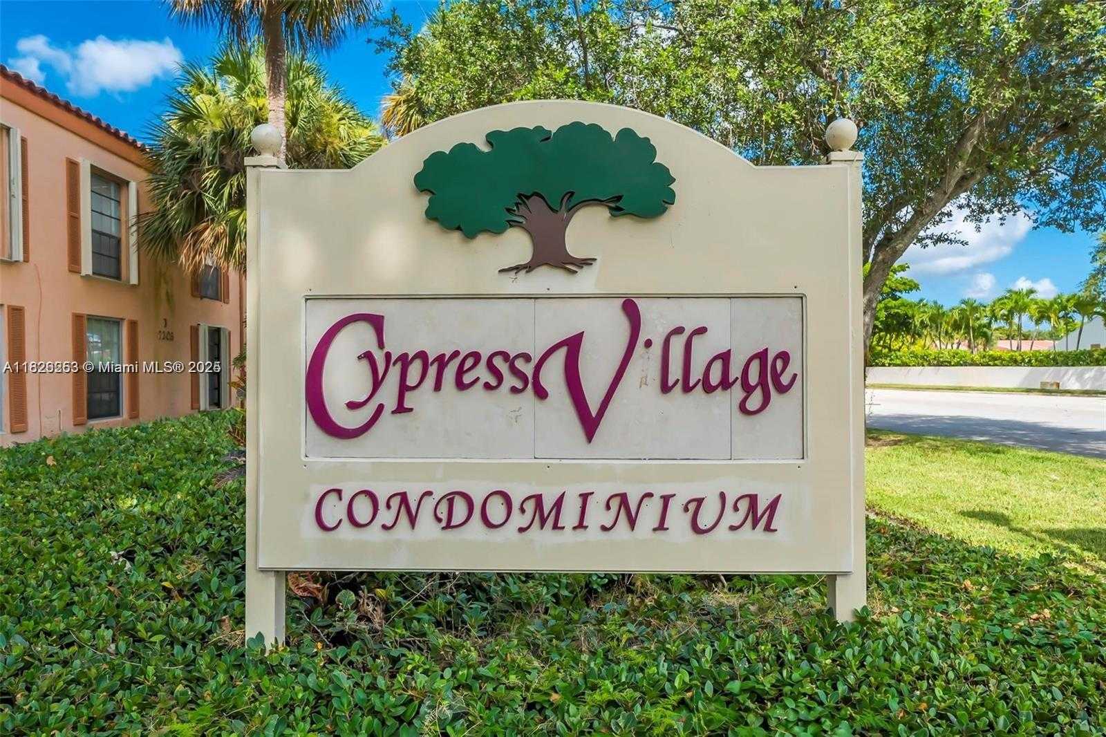 Small Image of 7204 FAIRWAY DR #I25, Miami Lakes Number 24