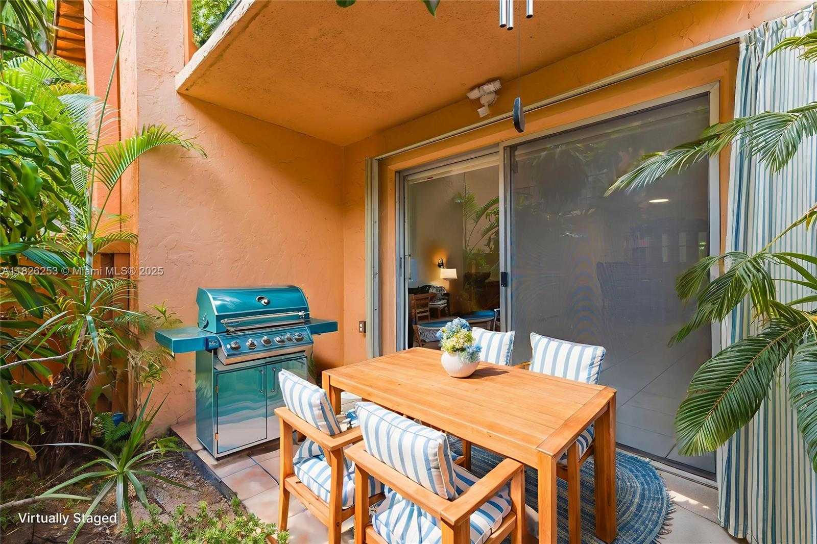 Small Image of 7204 FAIRWAY DR #I25, Miami Lakes Number 4