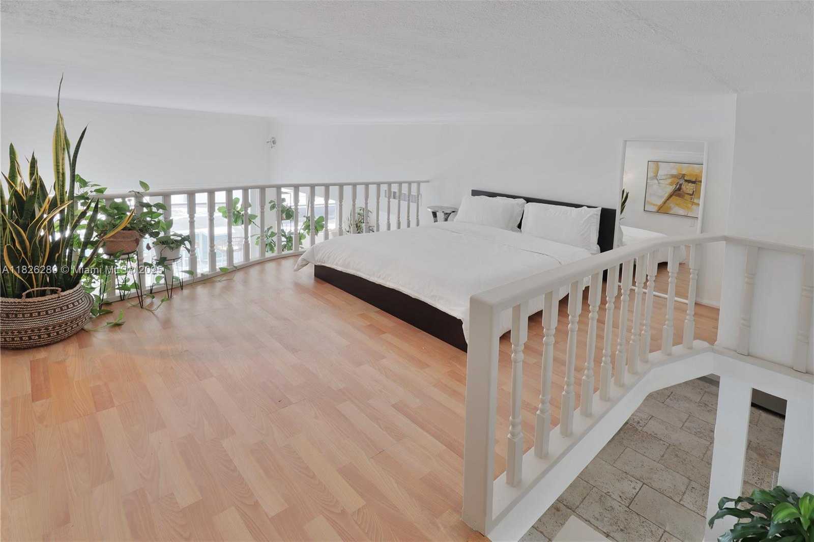 Small Image of 6770 INDIAN CREEK DR #TE, Miami Beach Number 2