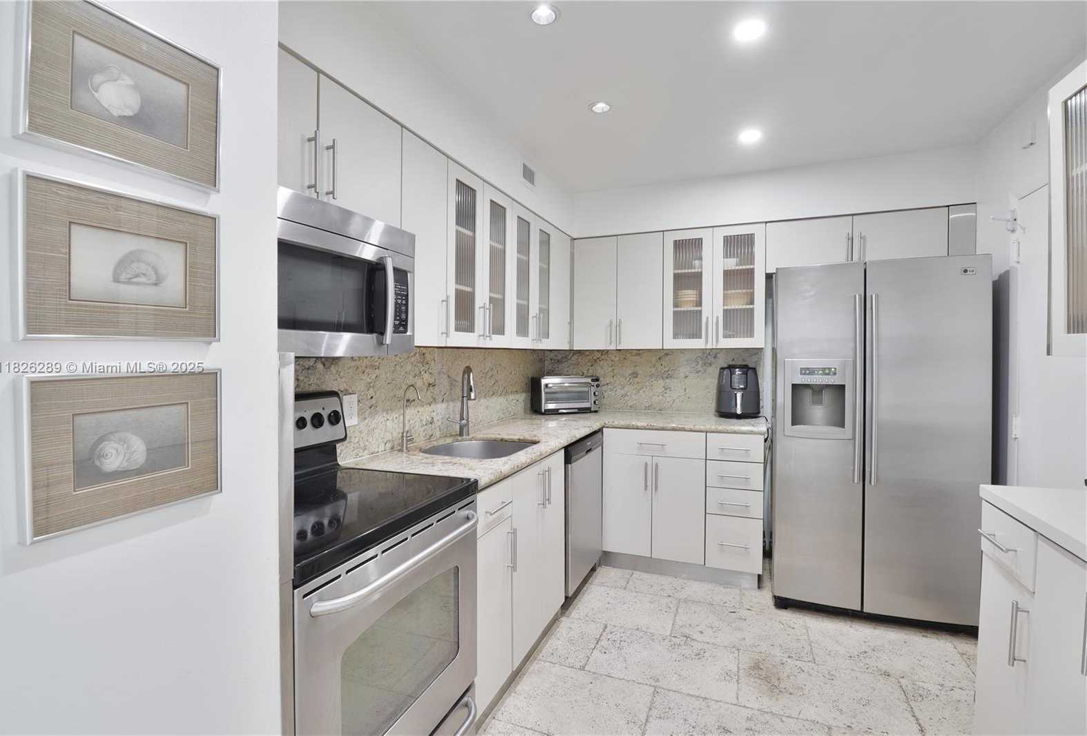 Small Image of 6770 INDIAN CREEK DR #TE, Miami Beach Number 3