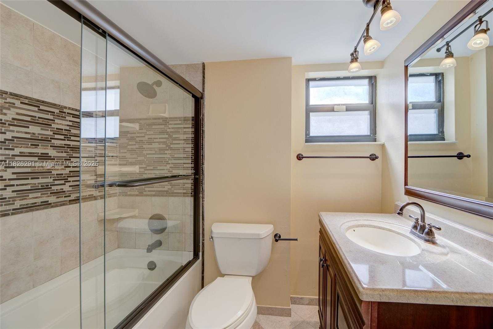 Small Image of 1621 COLLINS AVE #708, Miami Beach Number 24