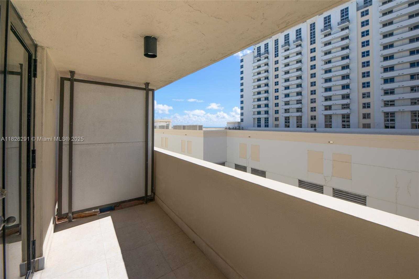 Small Image of 1621 COLLINS AVE #708, Miami Beach Number 27