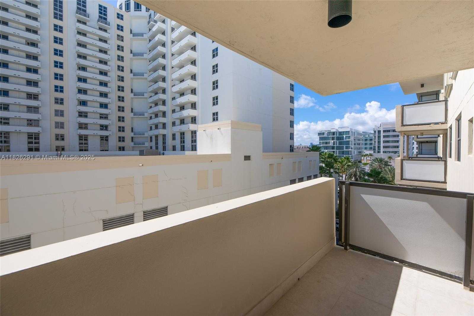 Small Image of 1621 COLLINS AVE #708, Miami Beach Number 28