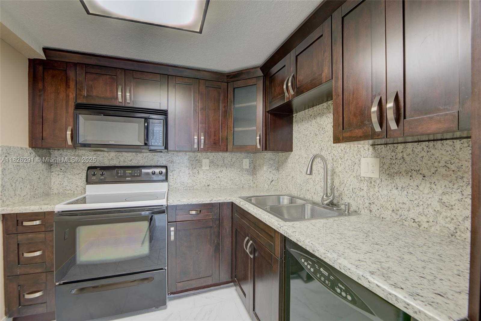 Small Image of 1621 COLLINS AVE #708, Miami Beach Number 3