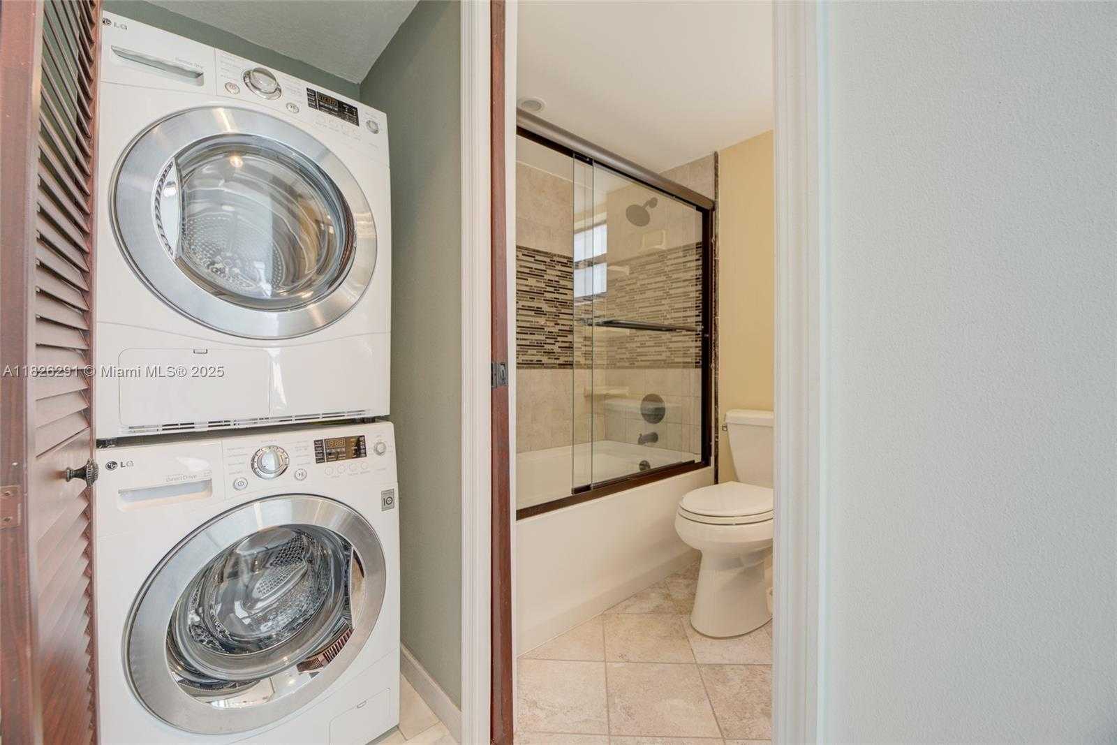 Small Image of 1621 COLLINS AVE #708, Miami Beach Number 4