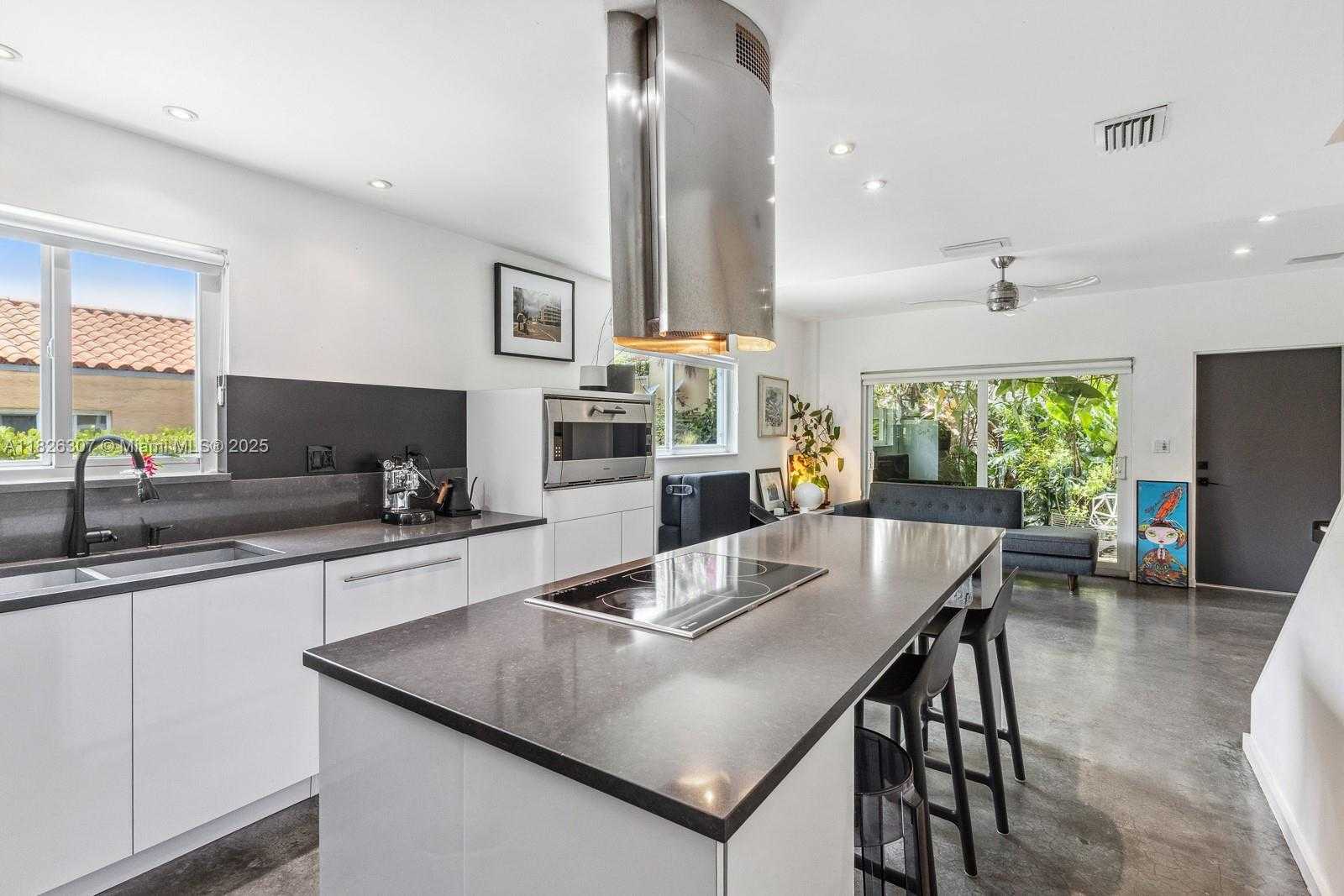 Small Image of 208 JEFFERSON AVENUE #112, Miami Beach Number 11