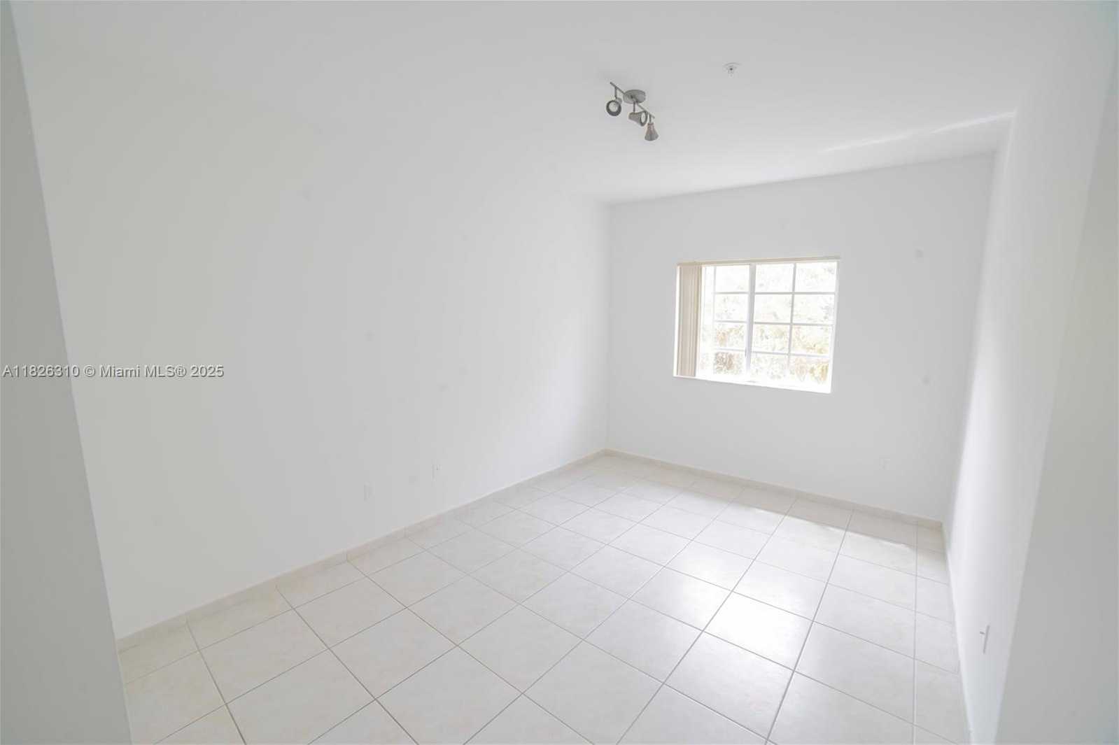 Small Image of 7200 NORTH WEST 114 AVE #305, Doral Number 12