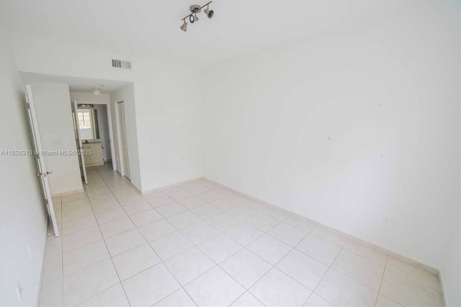 Small Image of 7200 NORTH WEST 114 AVE #305, Doral Number 19