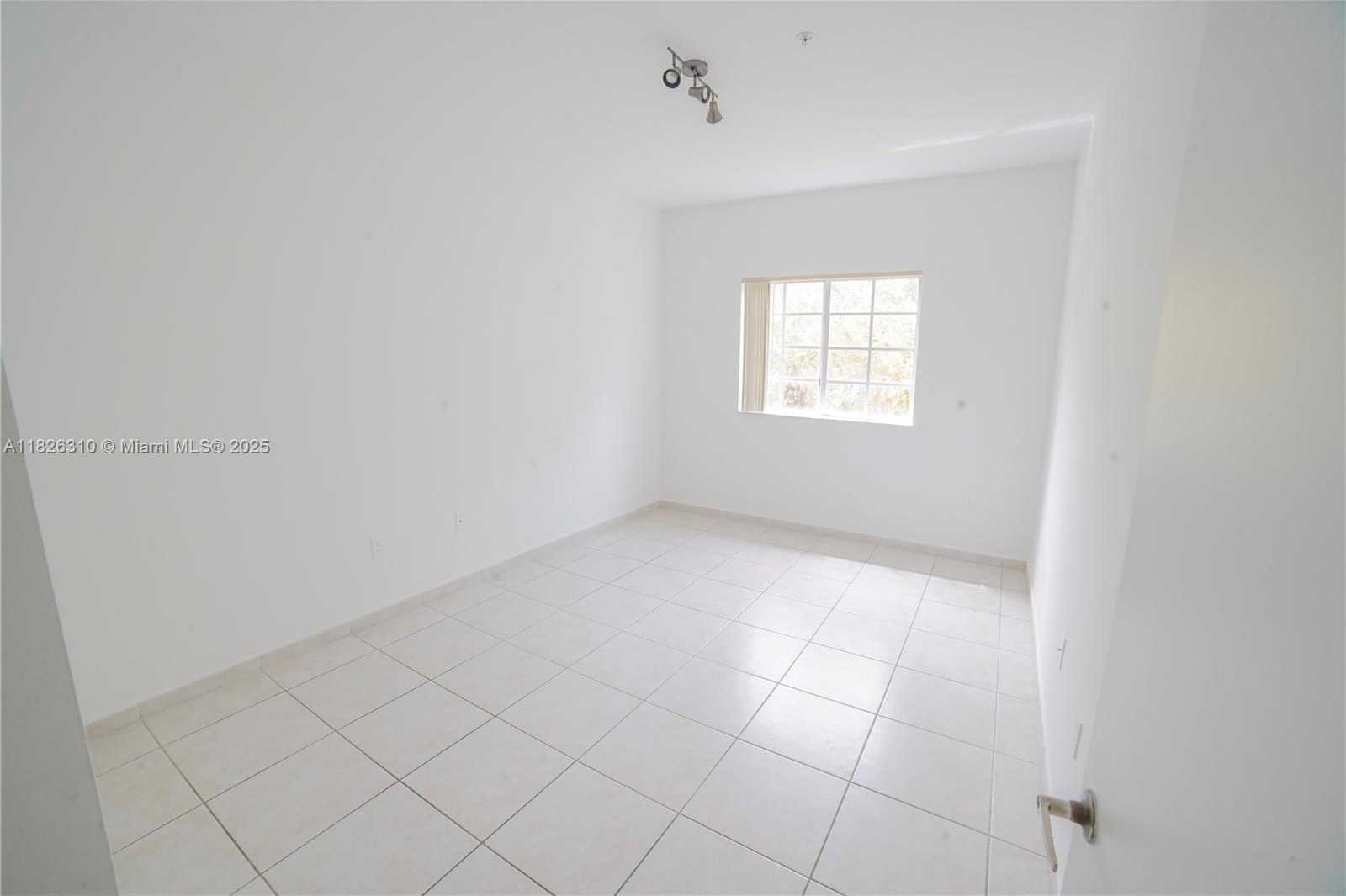 Small Image of 7200 NORTH WEST 114 AVE #305, Doral Number 21