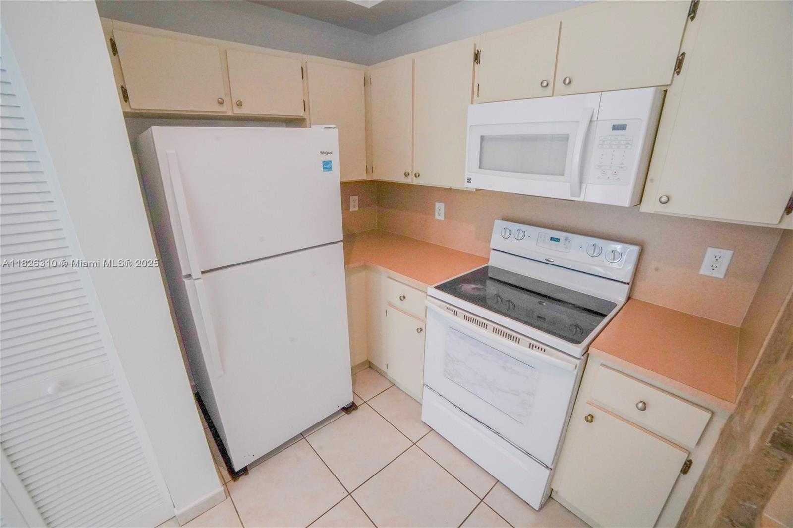 Small Image of 7200 NORTH WEST 114 AVE #305, Doral Number 27
