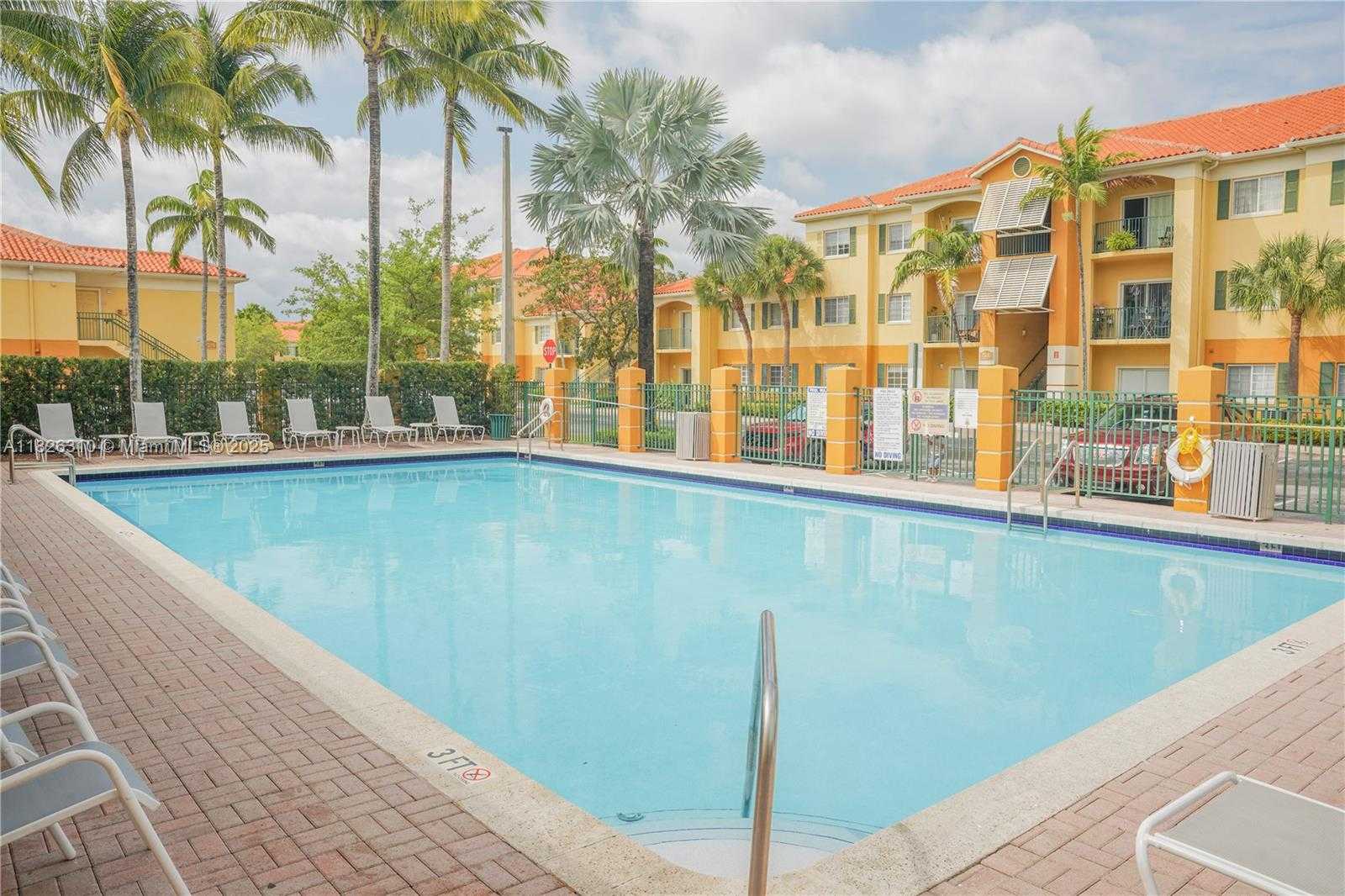 Small Image of 7200 NORTH WEST 114 AVE #305, Doral Number 3