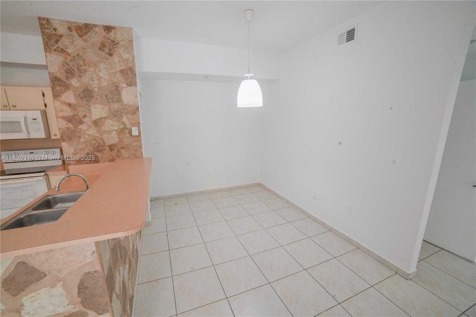 Small Image of 7200 NORTH WEST 114 AVE #305, Doral Number 31