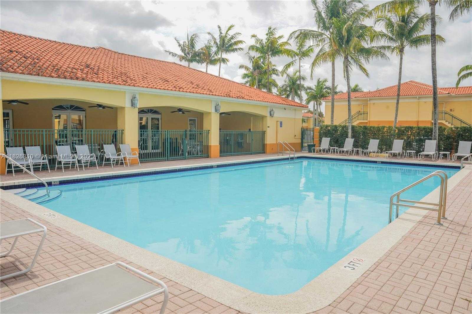Small Image of 7200 NORTH WEST 114 AVE #305, Doral Number 4